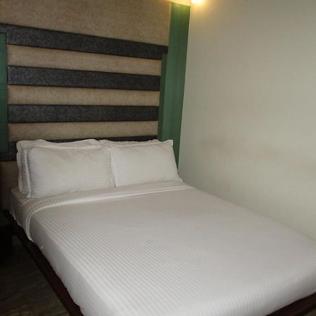 Hotel Sapna Mumbai Exterior foto